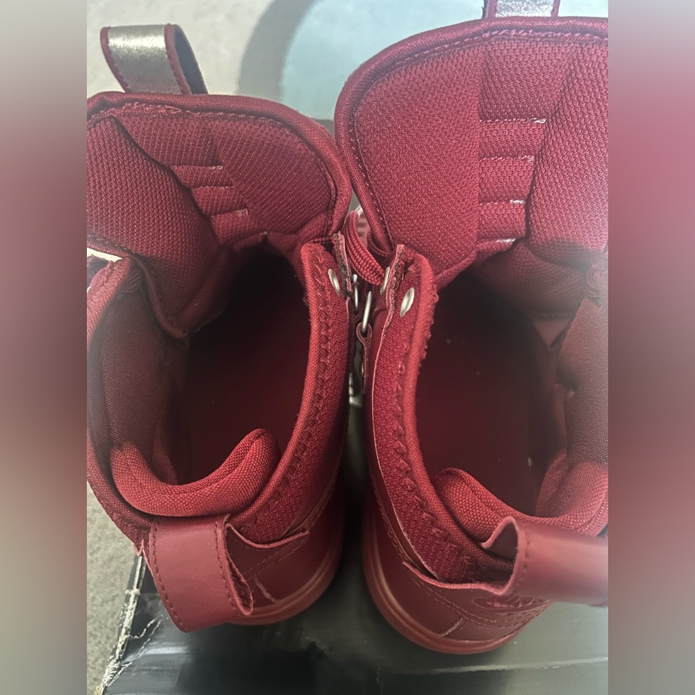 Nike Lunar Force 1 Duckboot
Size 9.5 - Picture 6 of 8